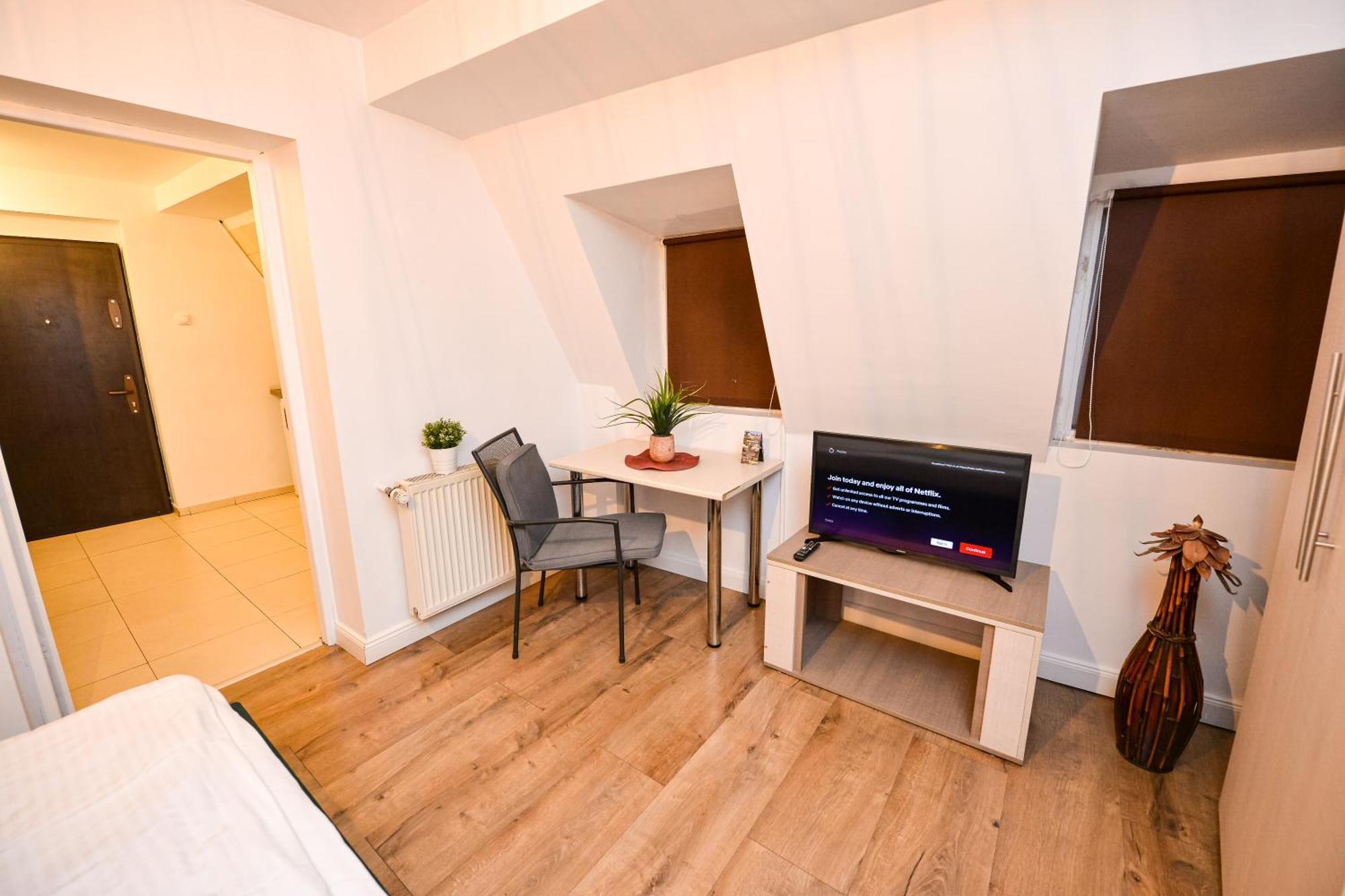 Ideal Accommodation City Center Boekarest Buitenkant foto
